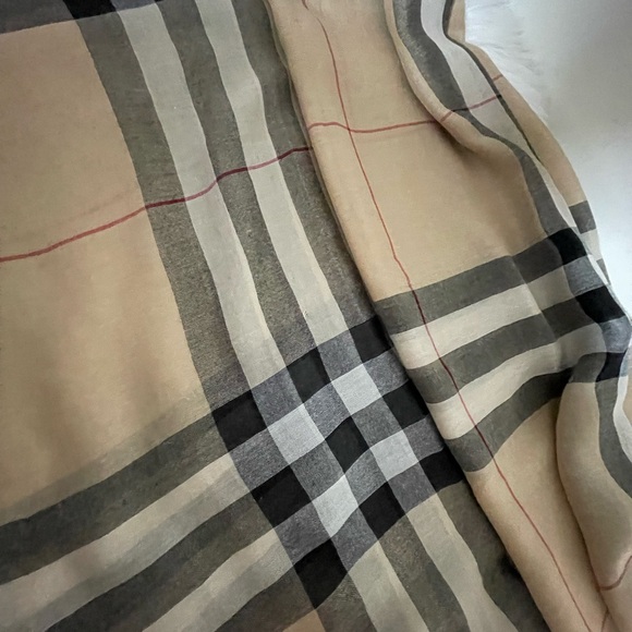 Burberry Cashmere Wrap/Shawl Scarf. - Picture 13 of 15